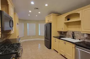 2016 N Ranch Estates Blvd, New Braunfels, TX 78130 - Photo 4