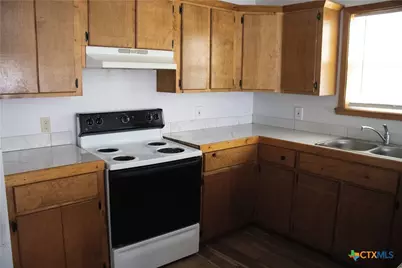 633 S Commerce Street, Lockhart, TX 78644 - Photo 24