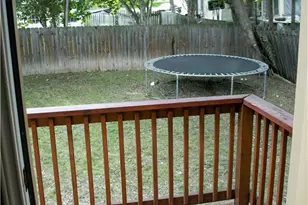 633 S Commerce St, Lockhart, TX 78644 - Photo 16