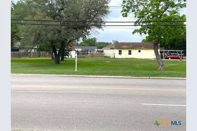 1008 E Red River Street, Victoria, TX 77901 - Photo 2