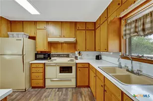 236 Shady Ln, Seguin, TX 78155 - Photo 10