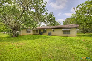 236 Shady Ln, Seguin, TX 78155 - Photo 4