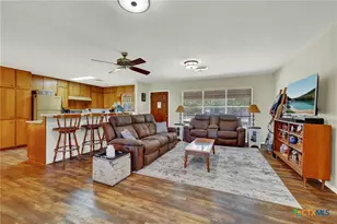 236 Shady Ln, Seguin, TX 78155 - Photo 4