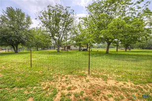 236 Shady Ln, Seguin, TX 78155 - Photo 14