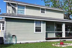 207 S Commerce St, Port Lavaca, TX 77979 - Photo 6