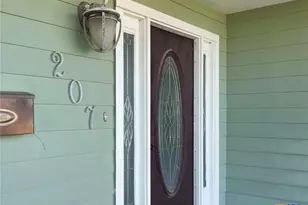 207 S Commerce St, Port Lavaca, TX 77979 - Photo 10