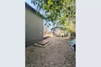 635 E Camp Street, New Braunfels, TX 78130 - Photo 34