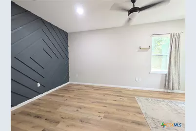 635 E Camp Street, New Braunfels, TX 78130 - Photo 34