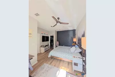 635 E Camp Street, New Braunfels, TX 78130 - Photo 16