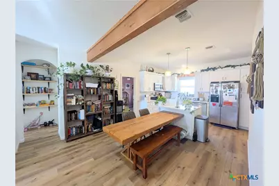 635 E Camp Street, New Braunfels, TX 78130 - Photo 10
