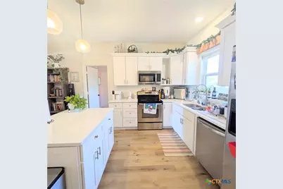 635 E Camp Street, New Braunfels, TX 78130 - Photo 24