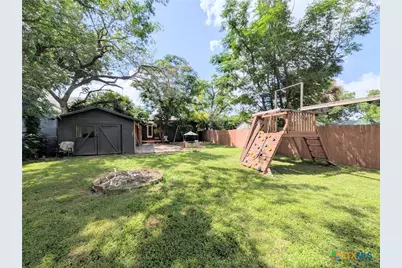 635 E Camp Street, New Braunfels, TX 78130 - Photo 16