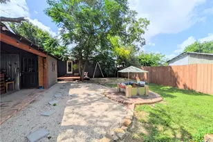 635 E Camp St, New Braunfels, TX 78130 - Photo 12