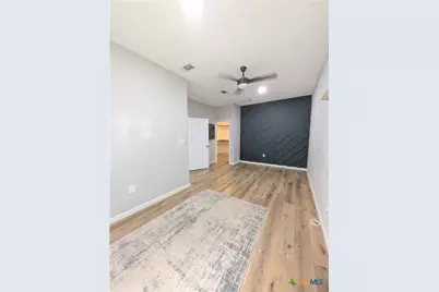 635 E Camp Street, New Braunfels, TX 78130 - Photo 36