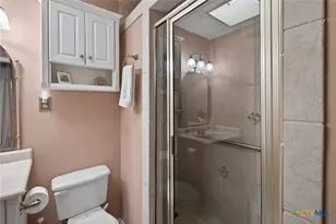 5250 Round Table Dr, San Antonio, TX 78218 - Photo 20