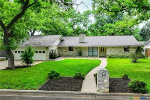 303 Stewart St, Marble Falls, TX 78654 - Photo 4