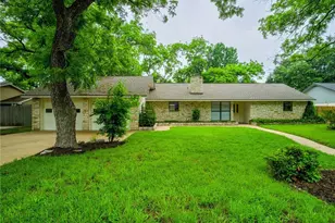 303 Stewart St, Marble Falls, TX 78654 - Photo 6