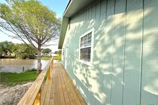 109 River Rd, Tivoli, TX 77990 - Photo 10