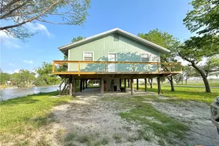109 River Rd, Tivoli, TX 77990 - Photo 2