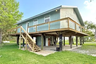 109 River Rd, Tivoli, TX 77990 - Photo 8