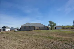 2412 Williamson Rd, Lockhart, TX 78644 - Photo 12
