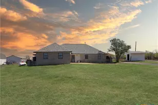 2412 Williamson Rd, Lockhart, TX 78644 - Photo 2