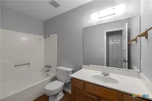 308 Trentwood Cir, Victoria, TX 77901 - Photo 18