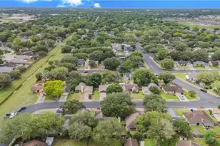 308 Trentwood Cir, Victoria, TX 77901 - Photo 24