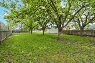 908 S Laurel Ave, Luling, TX 78648 - Photo 34