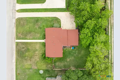 908 S Laurel Avenue, Luling, TX 78648 - Photo 2