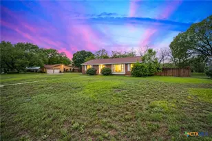 908 S Laurel Ave, Luling, TX 78648 - Photo 1