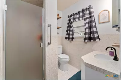908 S Laurel Avenue, Luling, TX 78648 - Photo 18