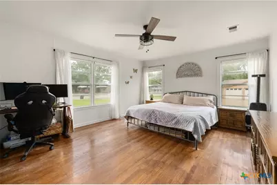 908 S Laurel Avenue, Luling, TX 78648 - Photo 14