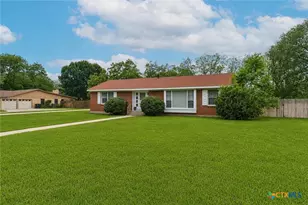 908 S Laurel Ave, Luling, TX 78648 - Photo 1