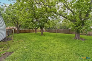 908 S Laurel Ave, Luling, TX 78648 - Photo 32