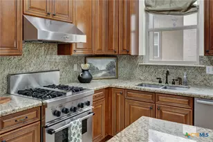 1029 Gruene Rd, New Braunfels, TX 78130 - Photo 14