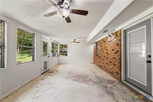 400 Downing St, Belton, TX 76513 - Photo 32