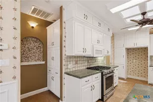 117 Tradewind Dr, Victoria, TX 77904 - Photo 14