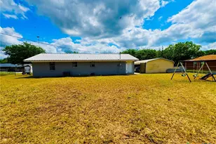 169 Co Rd 318, Jonesboro, TX 76538 - Photo 22