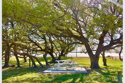 1838 W Bayshore Drive, Palacios, TX 77465 - Photo 36