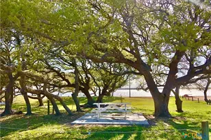 1838 W Bayshore Dr, Palacios, TX 77465 - Photo 36