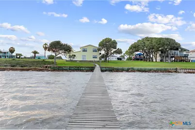 1838 W Bayshore Drive, Palacios, TX 77465 - Photo 6