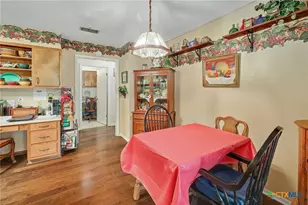 150 Oak Creek Cir, Luling, TX 78648 - Photo 8