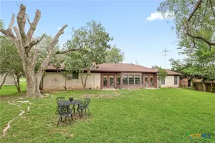 150 Oak Creek Cir, Luling, TX 78648 - Photo 30