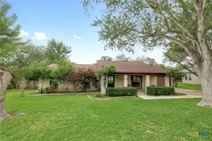 150 Oak Creek Cir, Luling, TX 78648 - Photo 2