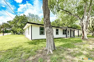 421 W Runk St, Shiner, TX 77984 - Photo 18