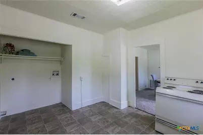 1303 S 15th Street, Temple, TX 76504 - Photo 6