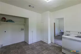 1303 S 15th St, Temple, TX 76504 - Photo 6