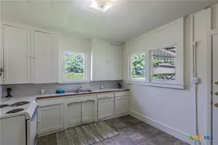 1303 S 15th St, Temple, TX 76504 - Photo 4