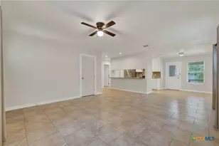 1105 Earle St, San Marcos, TX 78666 - Photo 4